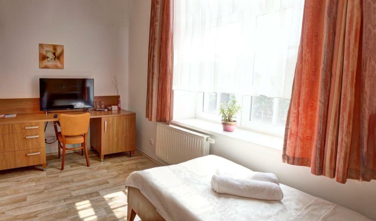 Penzion Tillerova Vila Lázně Bohdaneč 외부 사진