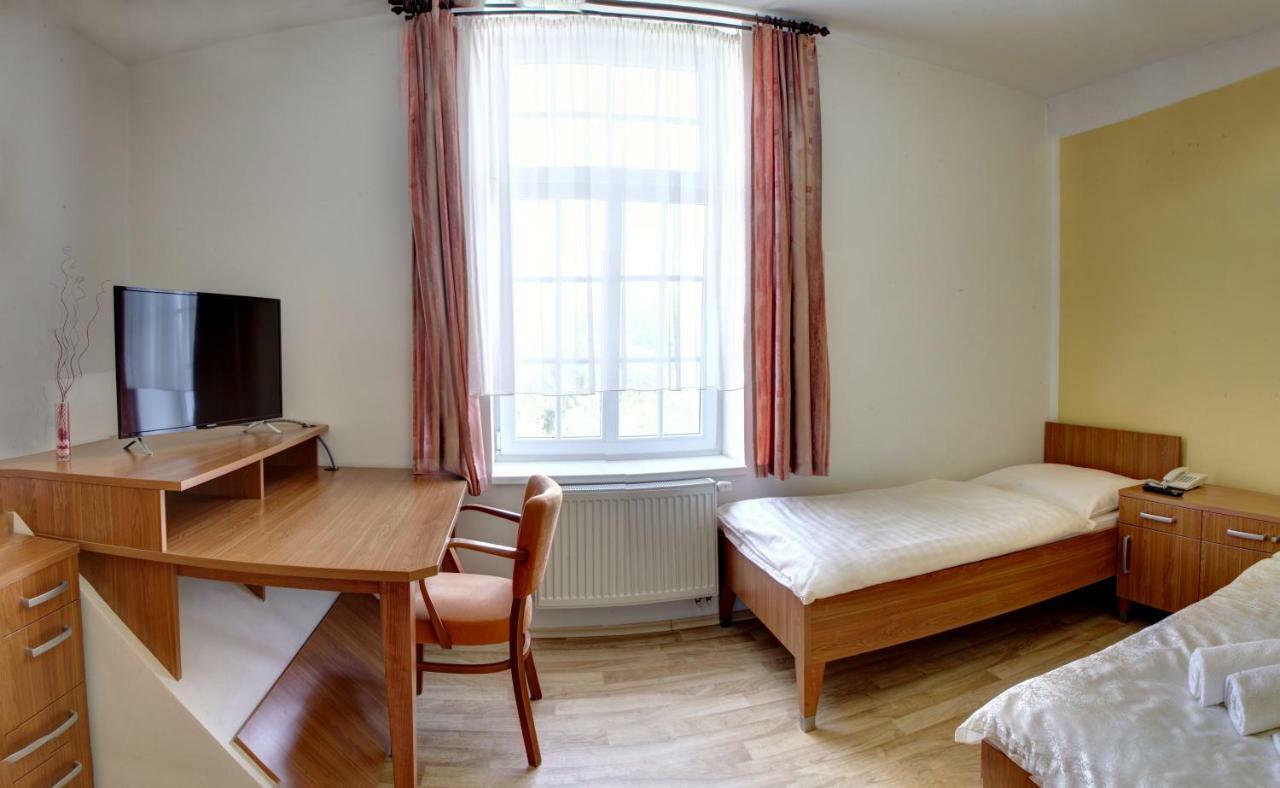 Penzion Tillerova Vila Lázně Bohdaneč 외부 사진
