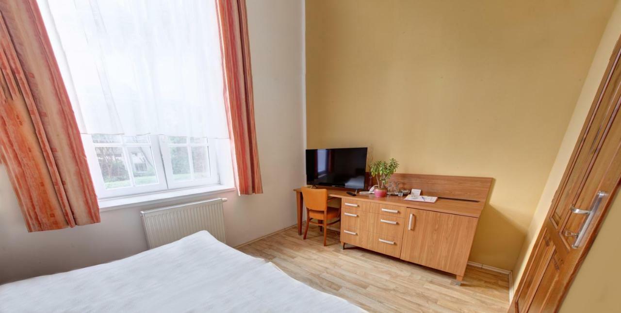 Penzion Tillerova Vila Lázně Bohdaneč 외부 사진